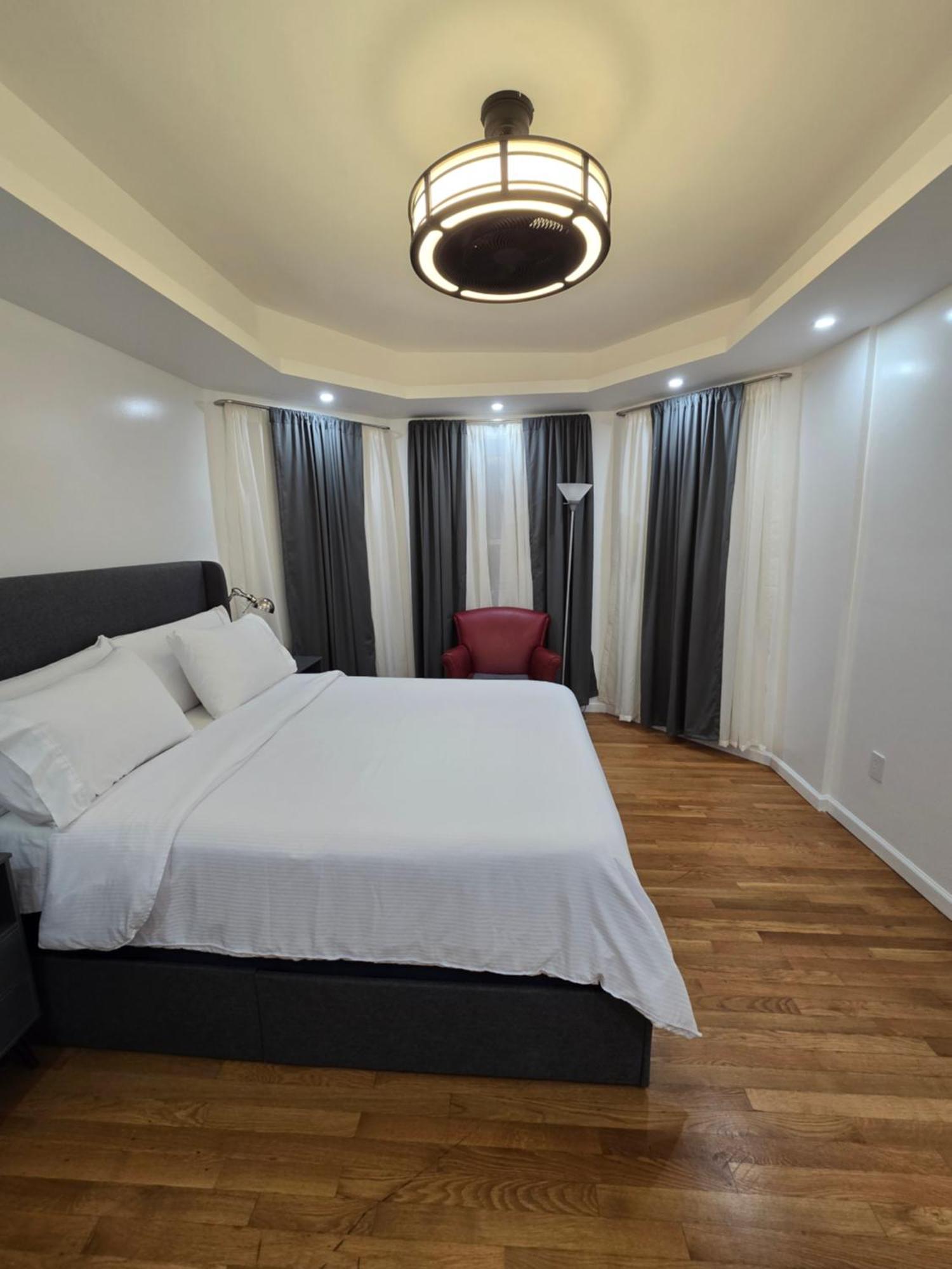 Beautiful Boston Bedroom - New Renovation Exterior foto