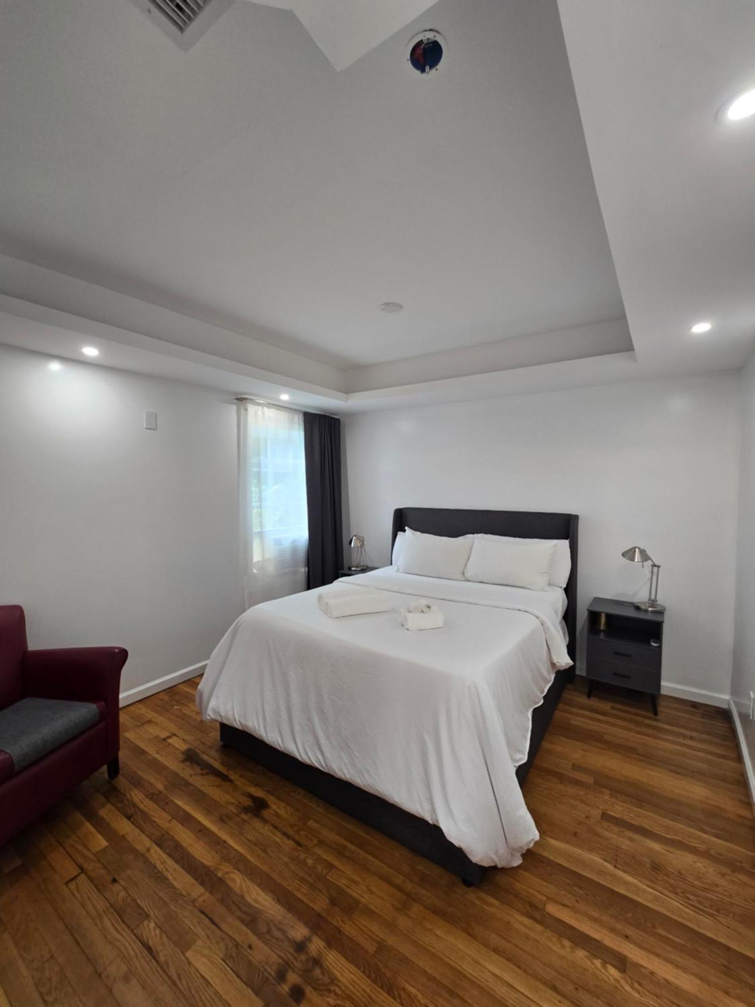 Beautiful Boston Bedroom - New Renovation Exterior foto